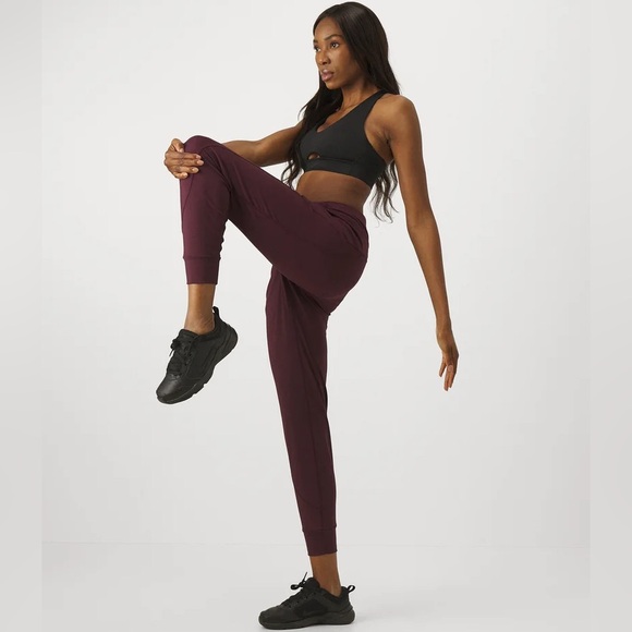 Athleta Rainier Mid Rise Soft Lined Jogger Spiced Cabernet M Athleisure Outdoor - Picture 4 of 16